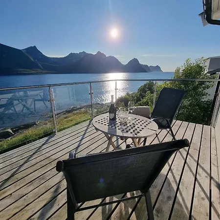 Senja, Husoy I Senja Leilighet Med Sjo- Og Fjellutsikt 180grader Appartement *